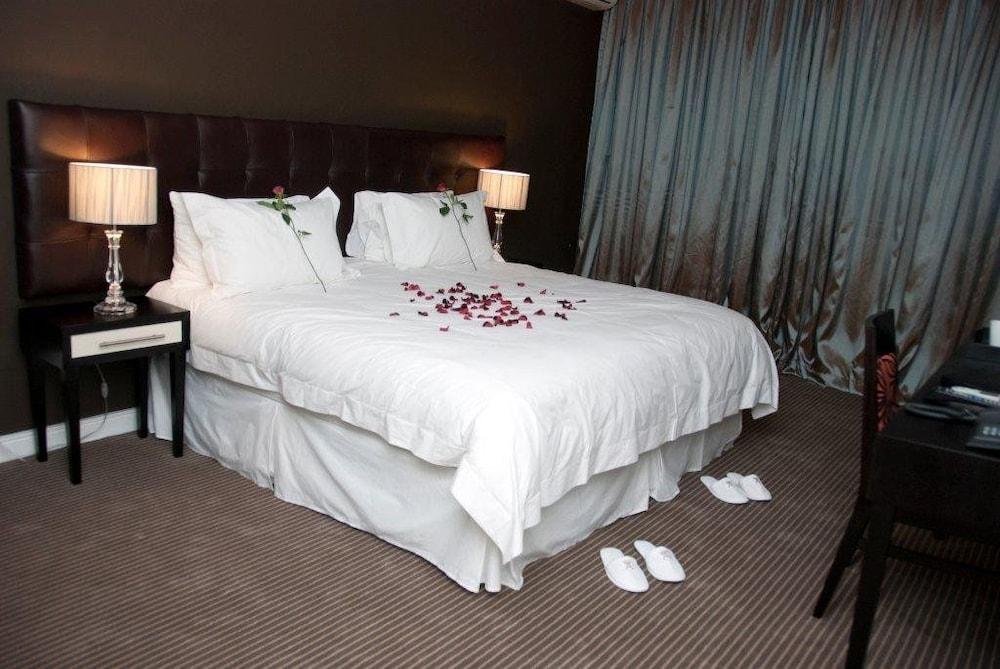 Ascot Boutique Hotel Йоханнесбург Экстерьер фото